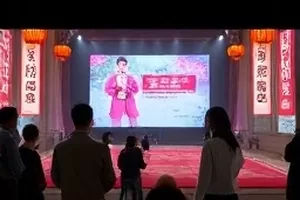 《深夜面馆手记》剧集封面，凌晨面馆的暖黄灯